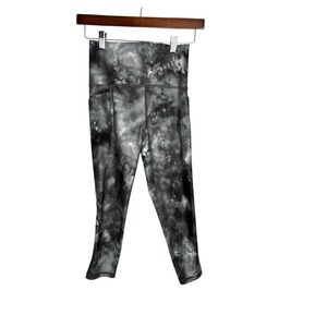 Athleta Salutation Stash Pocket 11 Capri Leggings XS